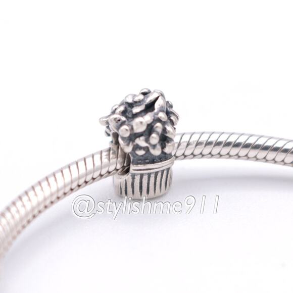 Authentic PANDORA Bouquet of Flowers Charm - 790441 - Picture 4 of 14